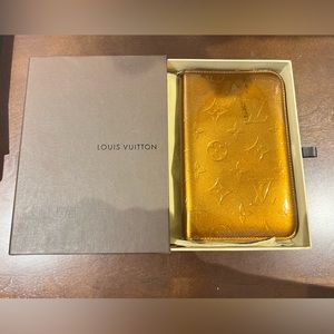 Louis Vuitton Patent leather brown long wallet